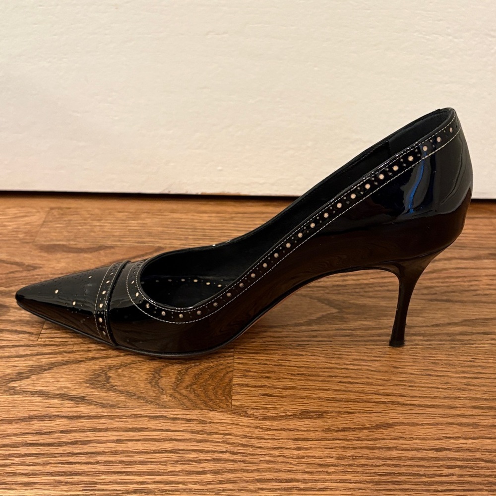 Manolo Blahnik Patent Leather Black Heels - Picture 5 of 10